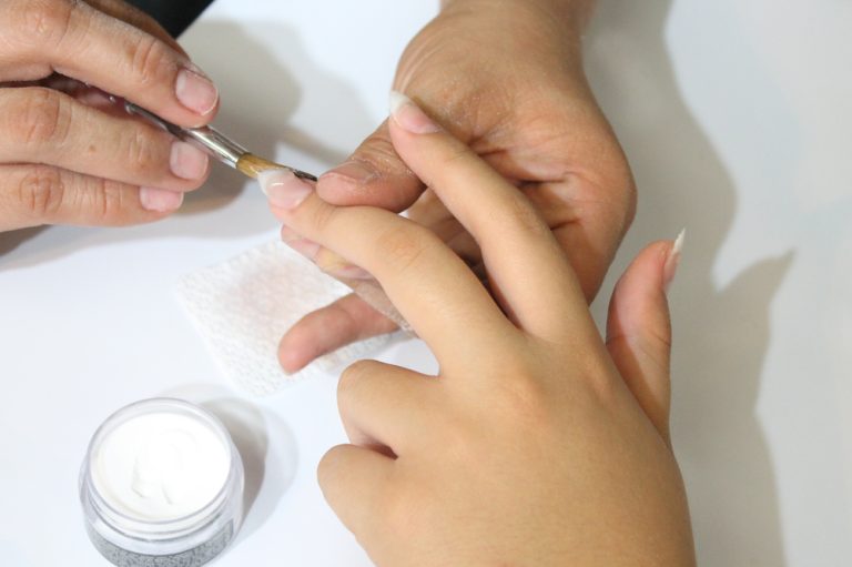 Acrylic Nail Powder Revealed: Techniques for Long-Lasting Nails